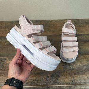 Nike Icon Women’s Classic Barley Rose Platform Velcro Strap Sandals Size 5